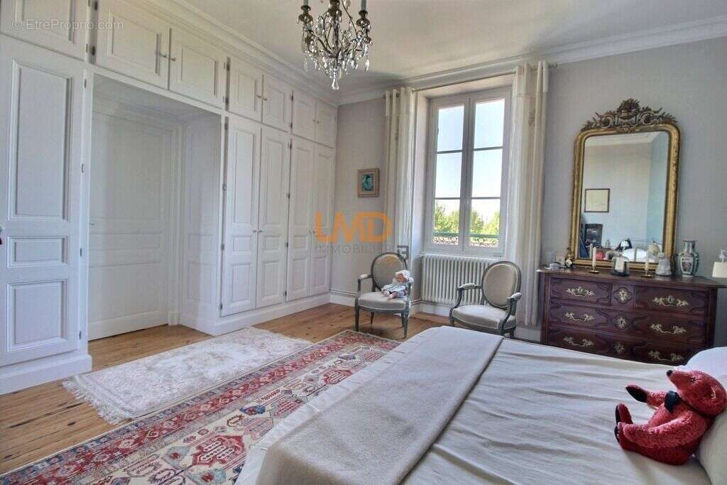 Maison à SAINT-JEAN-D'ANGELY