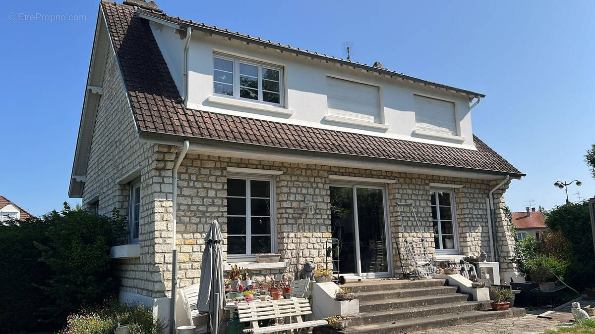 Maison à LA ROCHETTE