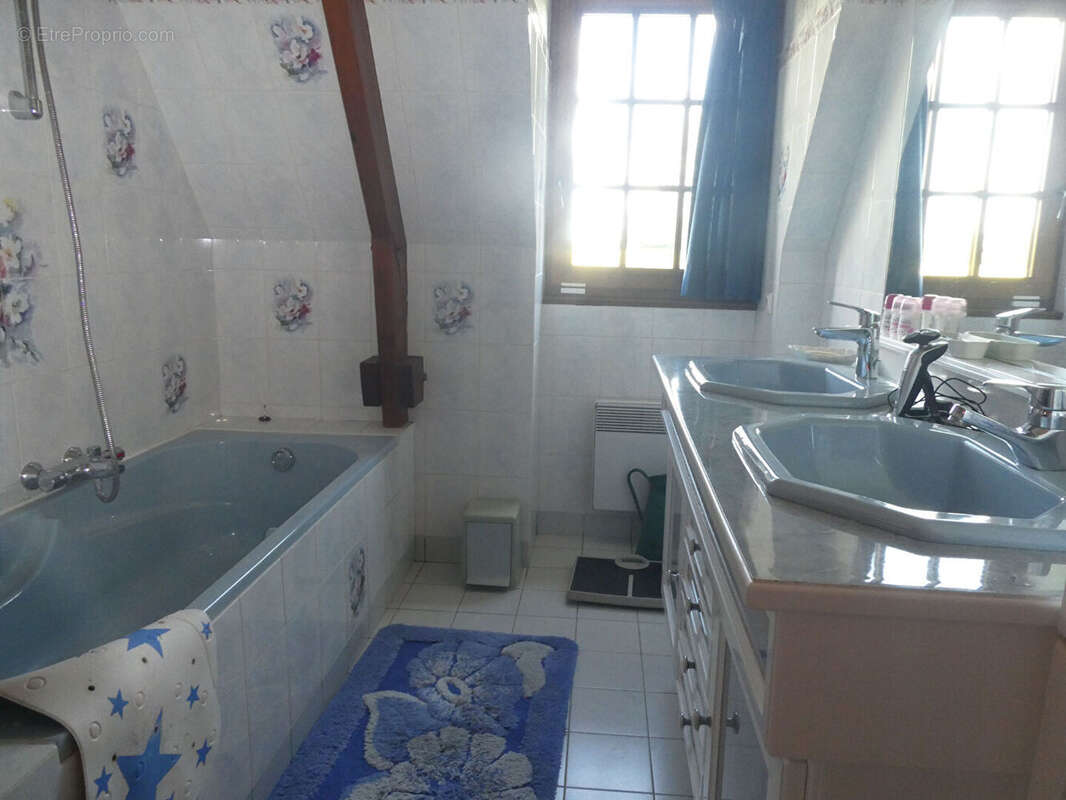 Maison à PONT-L&#039;EVEQUE