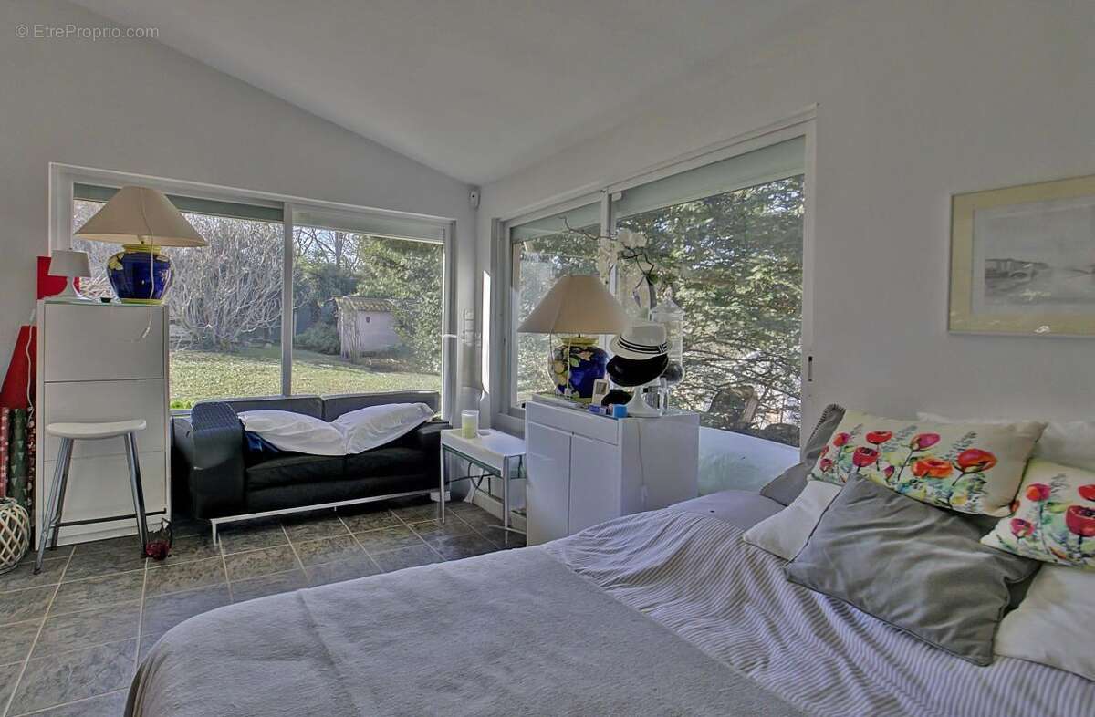 Maison à FONTAINES-SAINT-MARTIN