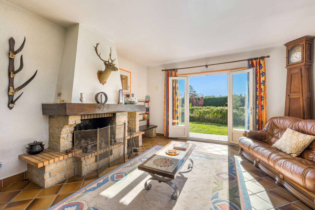 Maison à CHAZAY-D&#039;AZERGUES