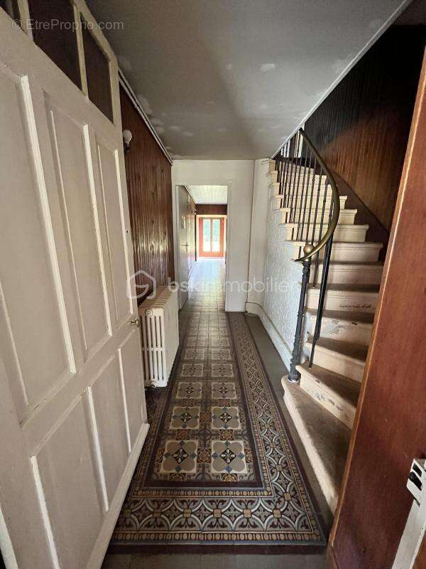 Maison à LA CHAPELLE-MONTLINARD