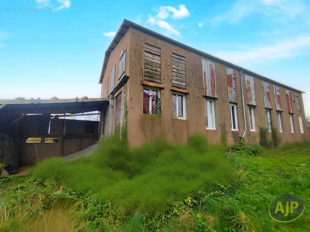 Maison à SAINT-ETIENNE-DU-BOIS