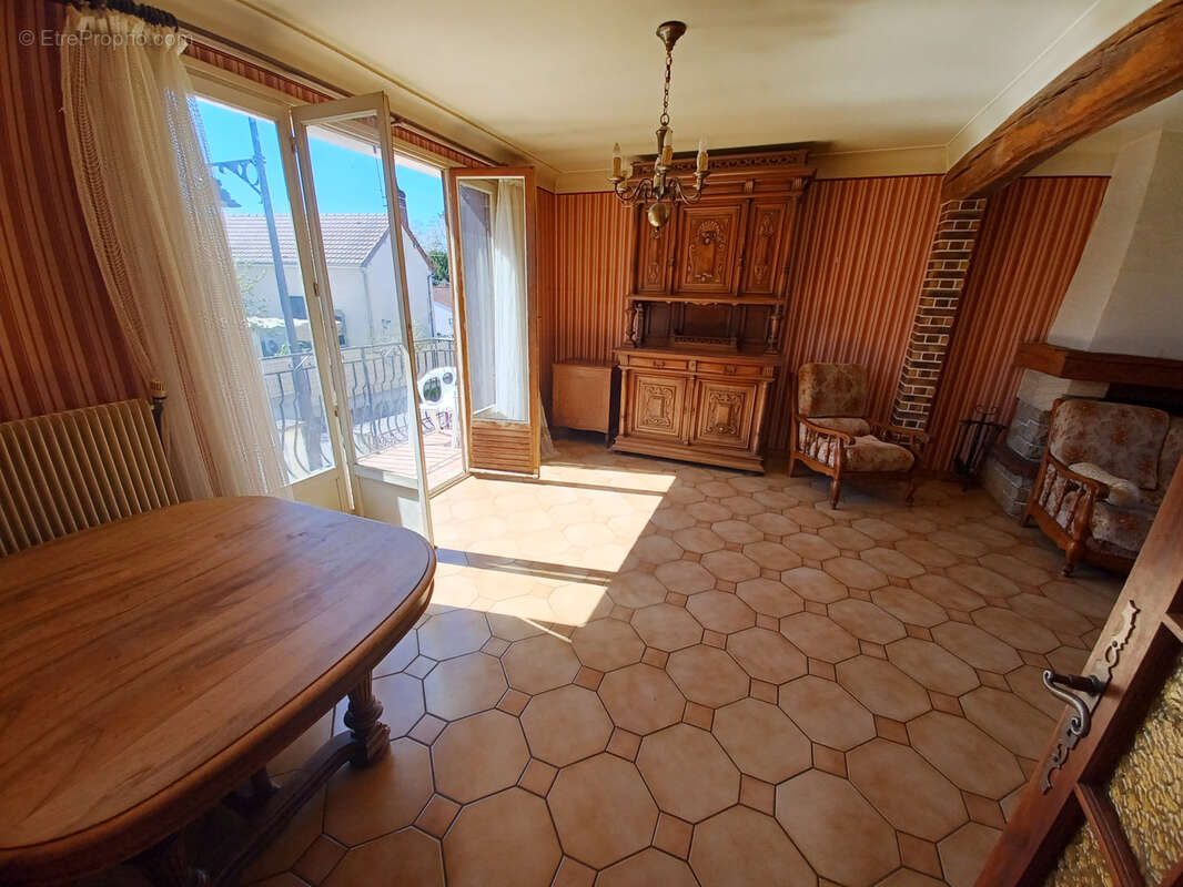 Maison à POUGUES-LES-EAUX