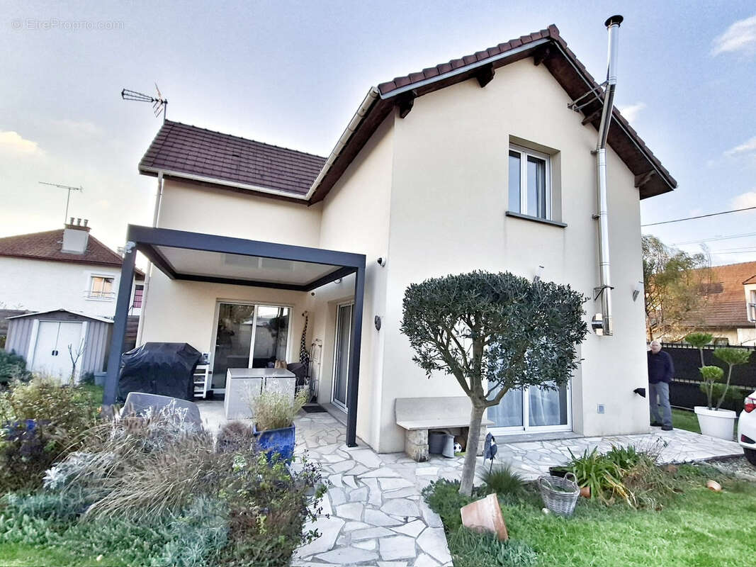 Maison à MERY-SUR-OISE