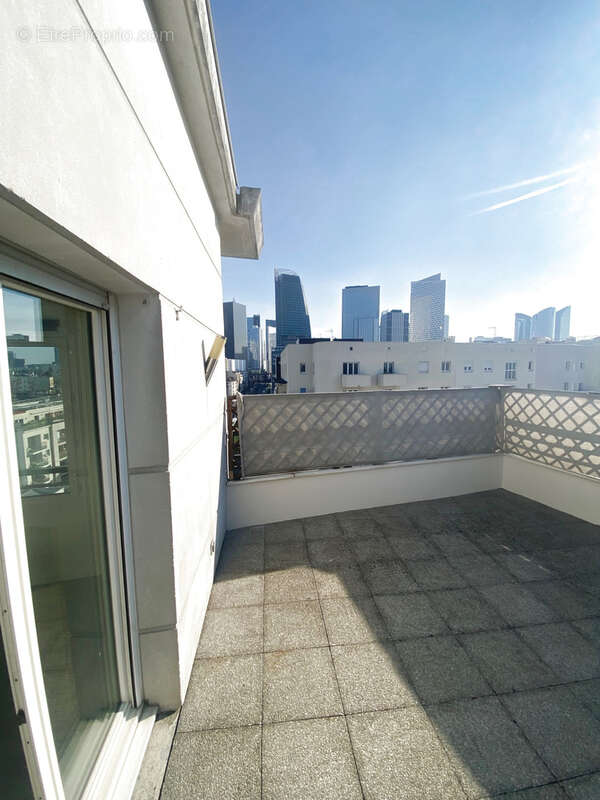 Appartement à COURBEVOIE