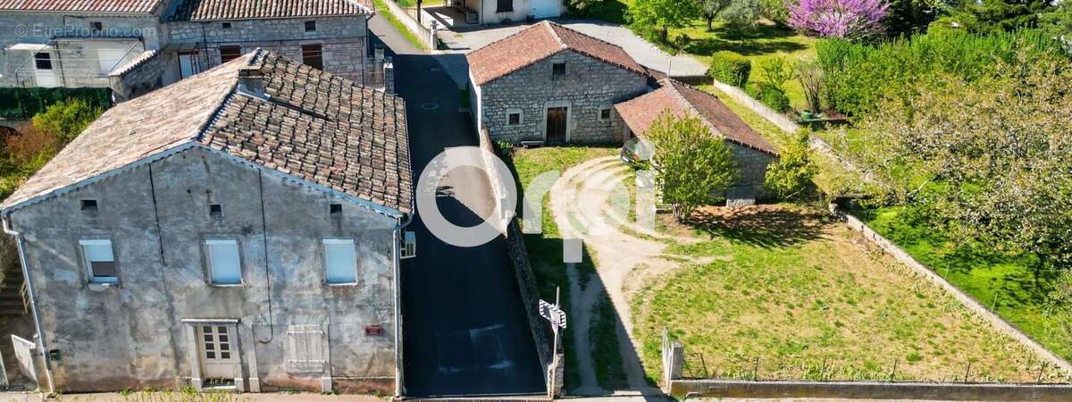 Maison à SAINT-ALBAN-AURIOLLES