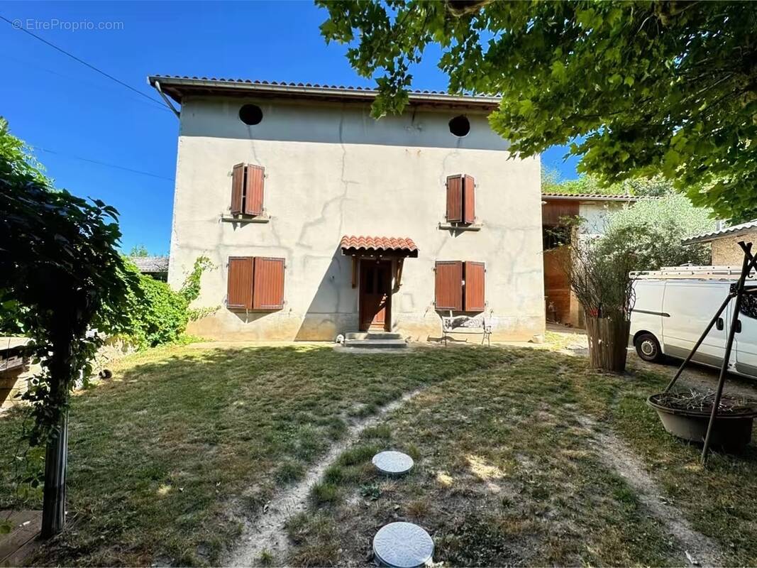 Maison de 150 m² avec 200 m² de dépendances  - photo 2