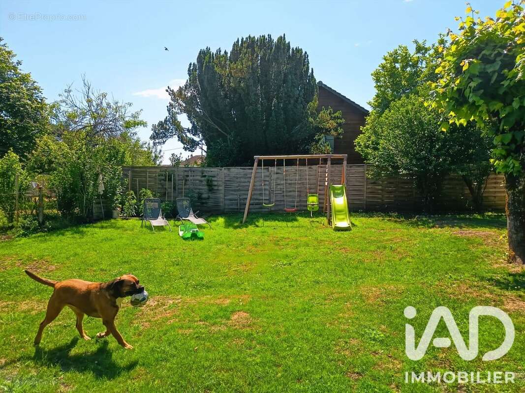 Maison 99 m² à Saint-Priest-De-Gimel  - photo 3