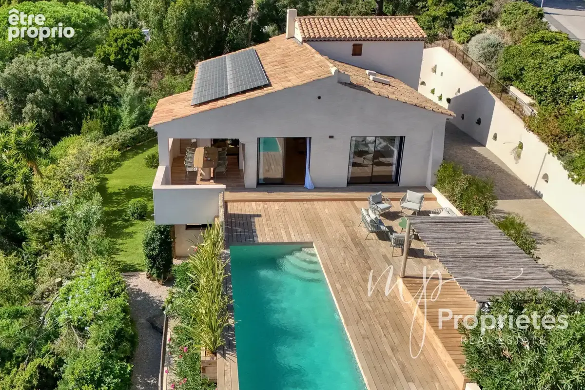 À VENDRE – Cavalaire-sur-Mer – Villa contemporaine avec vue mer 4 suites et prestations haut de gamme - photo 3