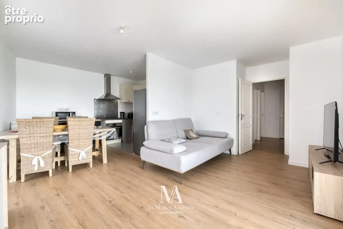 À vendre   bel appartement t3 avec terrasse et parking sécurisé à avrillé - photo 2