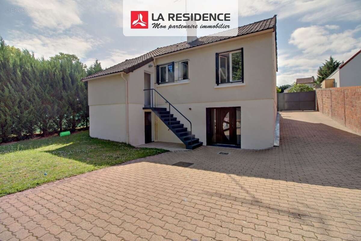 Maison à BONNIERES-SUR-SEINE