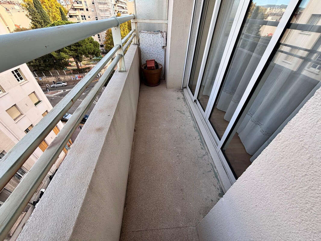 Appartement à MARSEILLE-5E