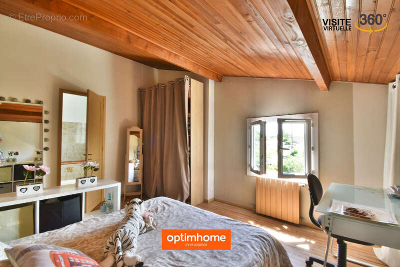 Maison à AMBARES-ET-LAGRAVE