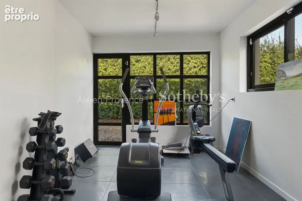 Propriété contemporaine de 250 m² sur un terrain arboré de 4 000 m² - photo 12