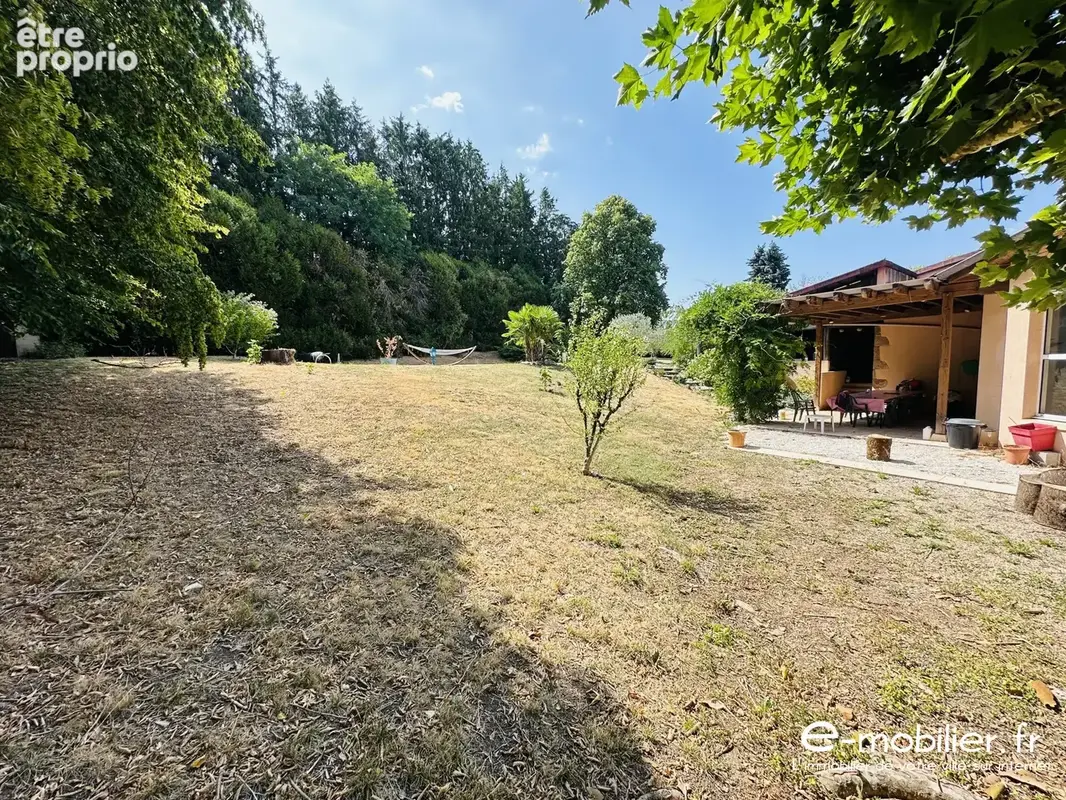 Maison 530 m² à La Clayette  - photo 9
