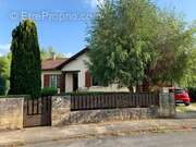 IMG-ext_2.jpg - Maison à SAINT-CYPRIEN