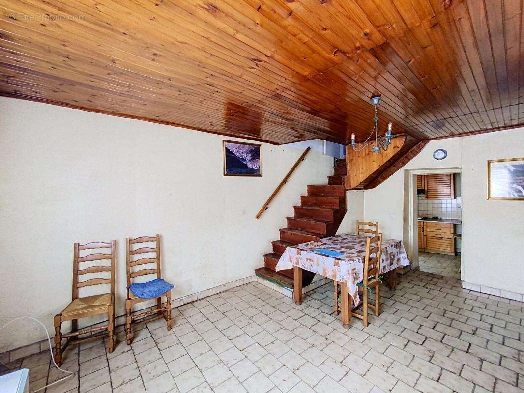 Maison - 3 Chambres - Jardin - Au cœur du village - Proche des commodités - photo 8