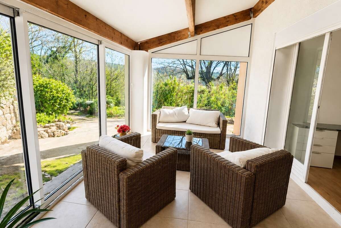 Maison à FLASSANS-SUR-ISSOLE
