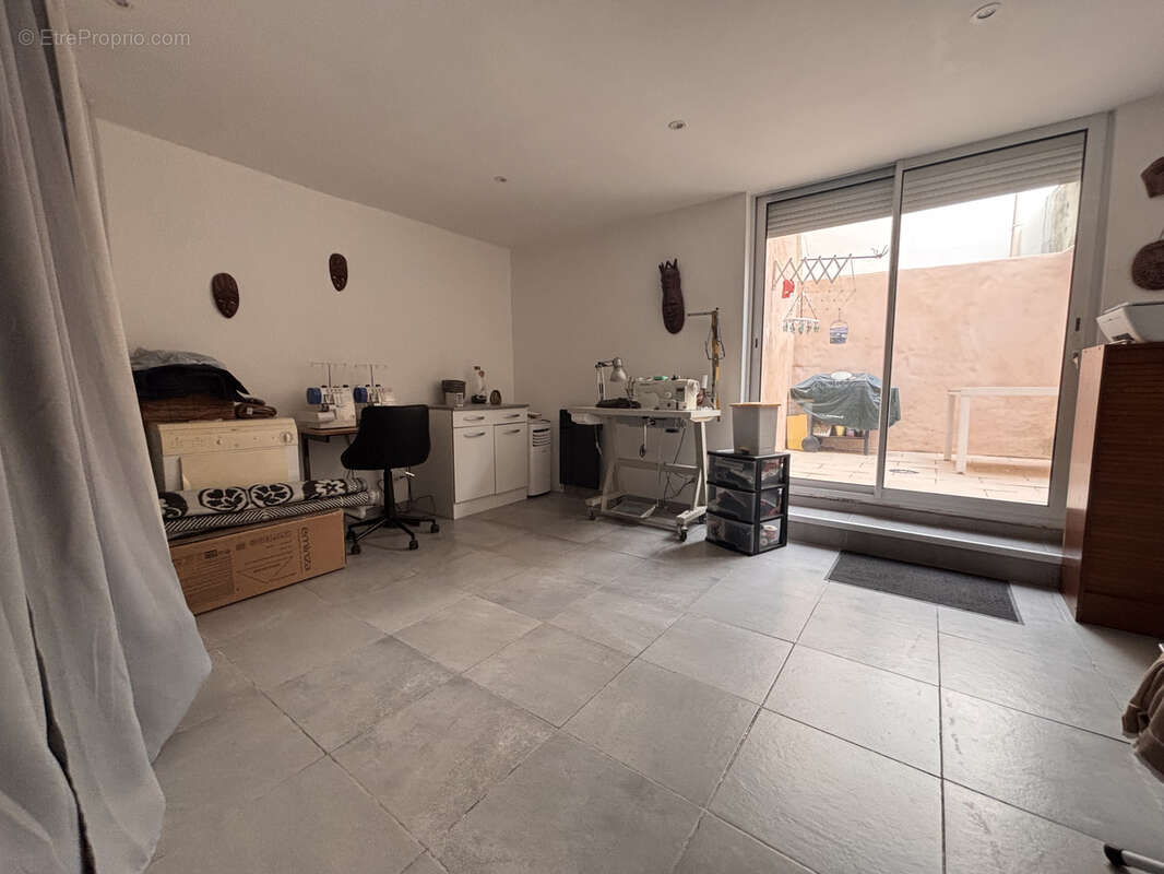 Maison à SAINT-LAURENT-DE-LA-SALANQUE