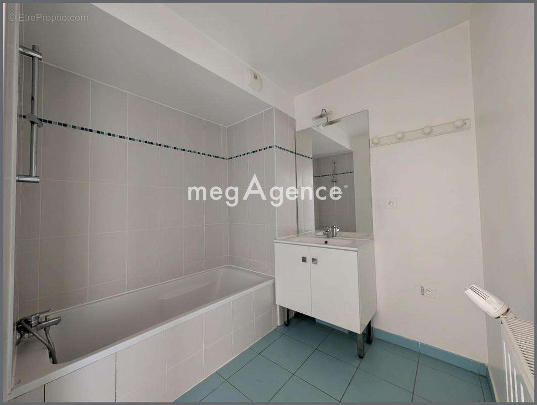 Appartement à MEYZIEU
