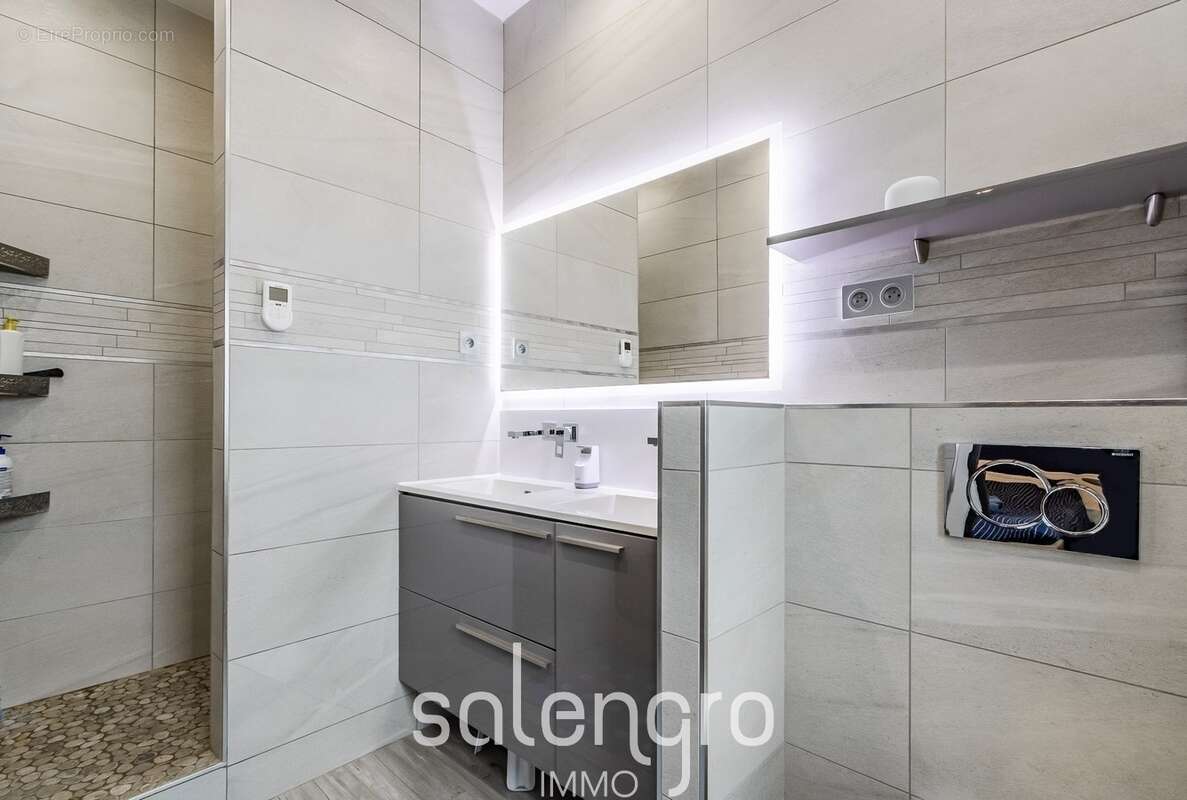 Appartement à LIMAS