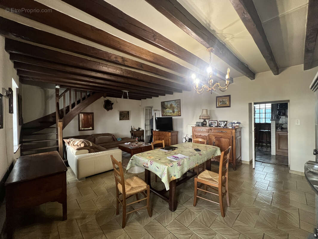 Maison à LE CHATELET