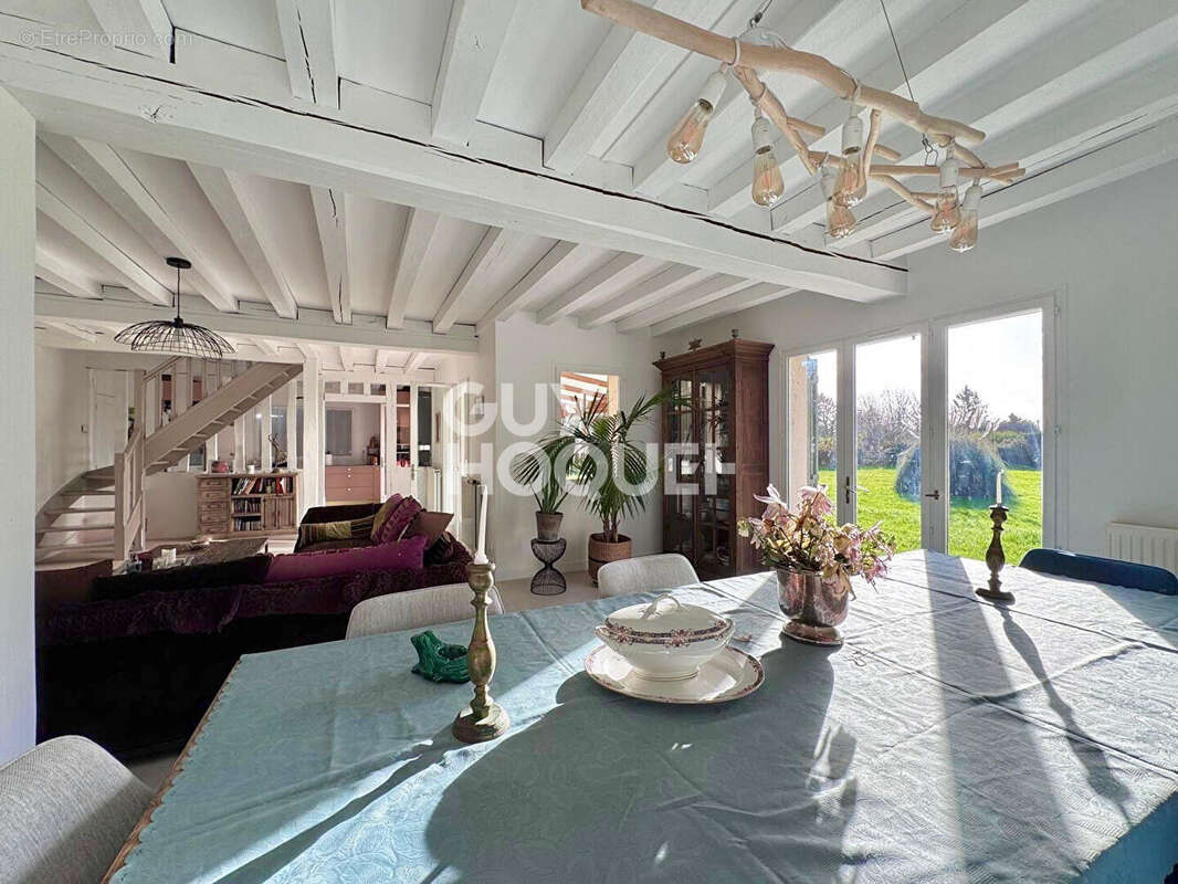 A bonneville-sur-touques, tres belle maison traditionnelle avec vaste terrain ! - photo 7