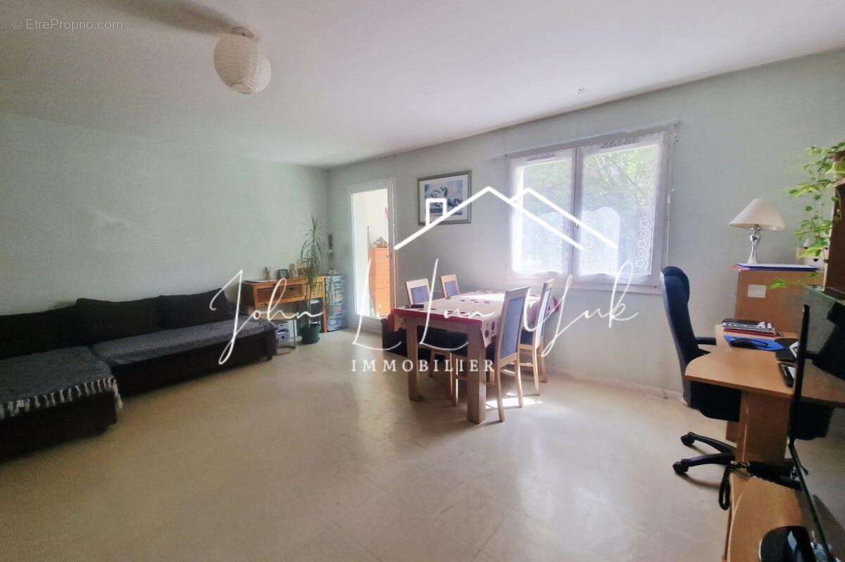 Appartement à BEAUCHAMP