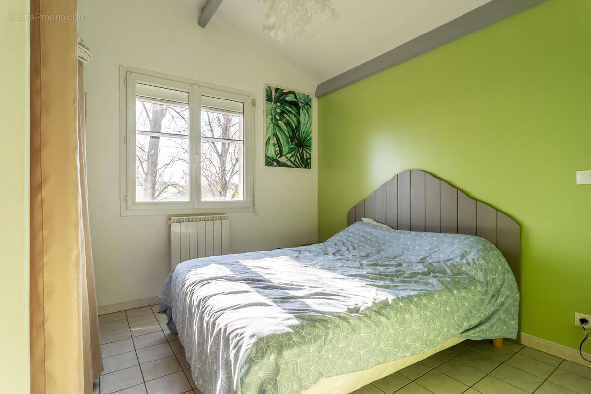 Propriété de campagne avec piscine, dépendances, garage et terrain - photo 25