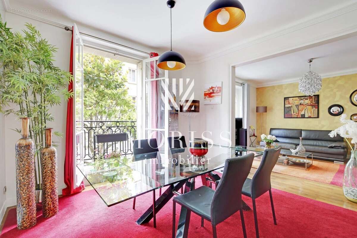 Appartement à NEUILLY-SUR-SEINE