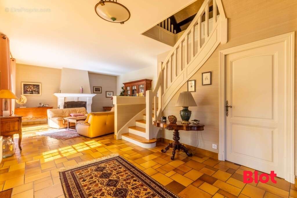 Maison à FOUGERES
