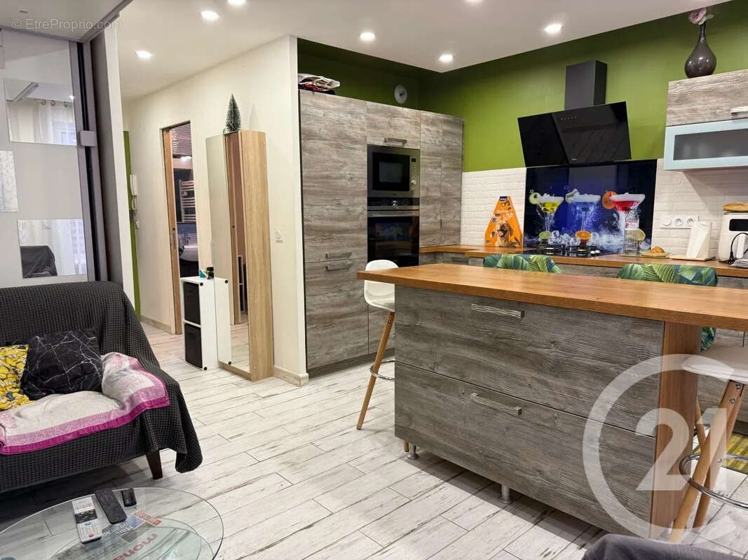 Appartement à ROQUEBRUNE-CAP-MARTIN
