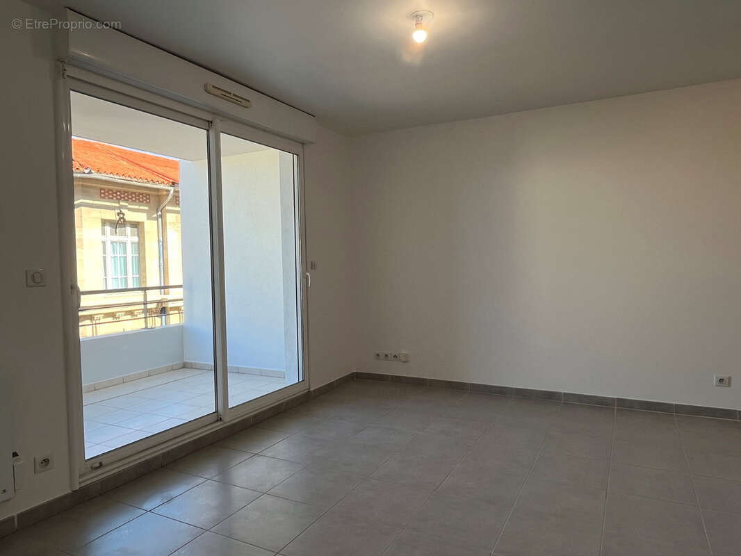 Appartement à MARSEILLE-7E