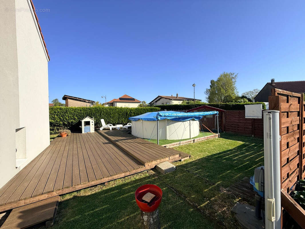 Maison à SAINT-PRIVAT-LA-MONTAGNE