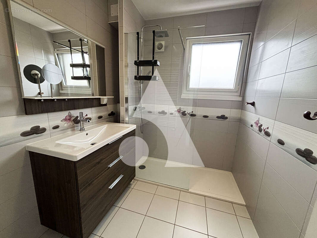 Appartement à BELLEGARDE-SUR-VALSERINE