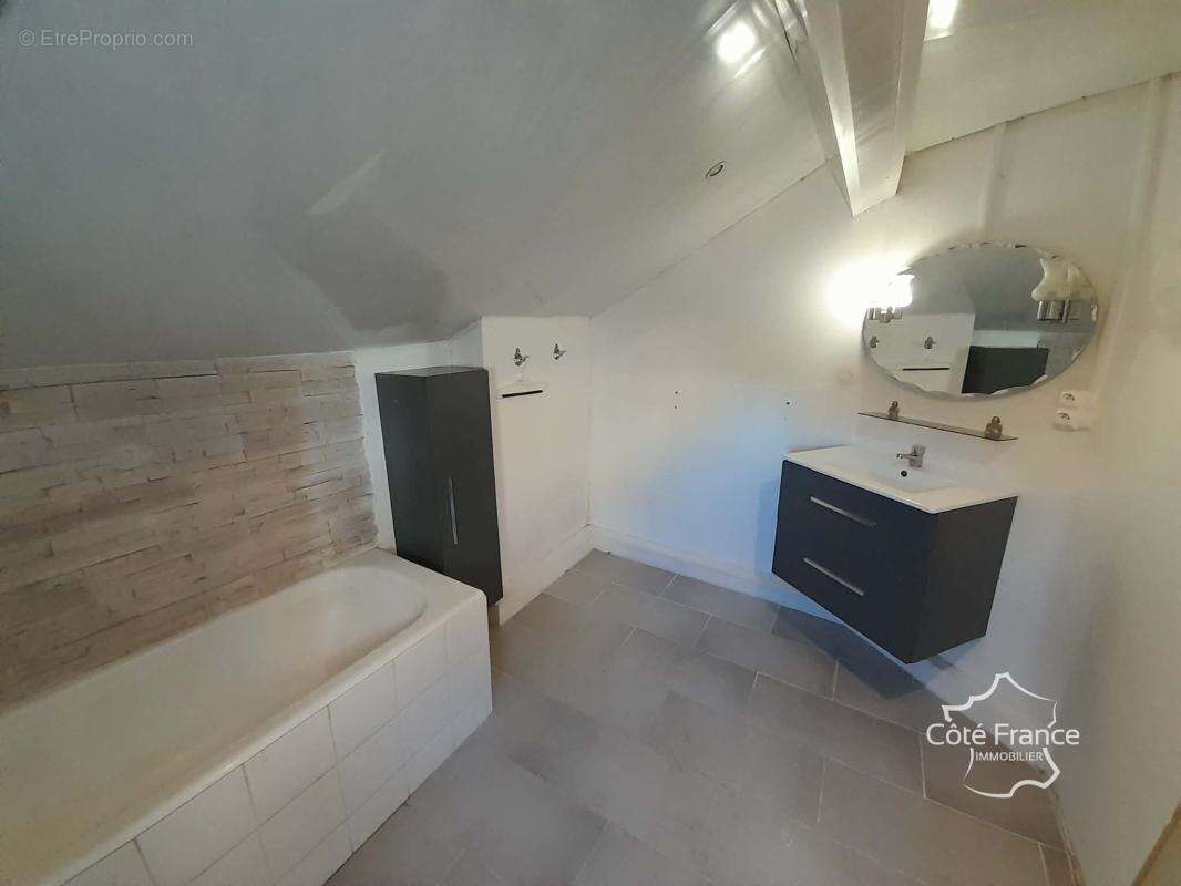 Maison à LA CAPELLE