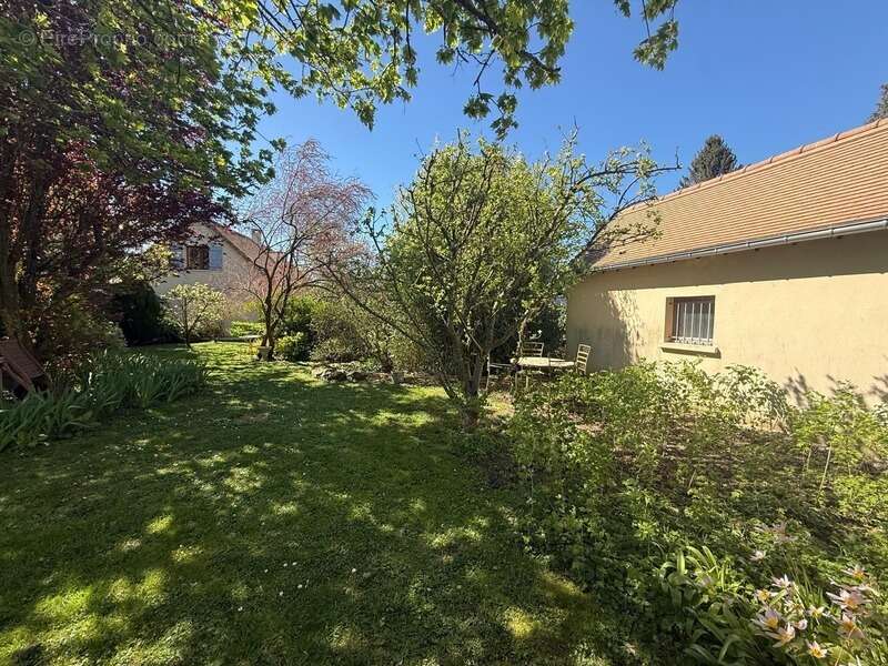 Maison à vendre 6 pièces  (78) - 4 chambres - garage indépendant - jardin - terrasse - dépendance - photo 16