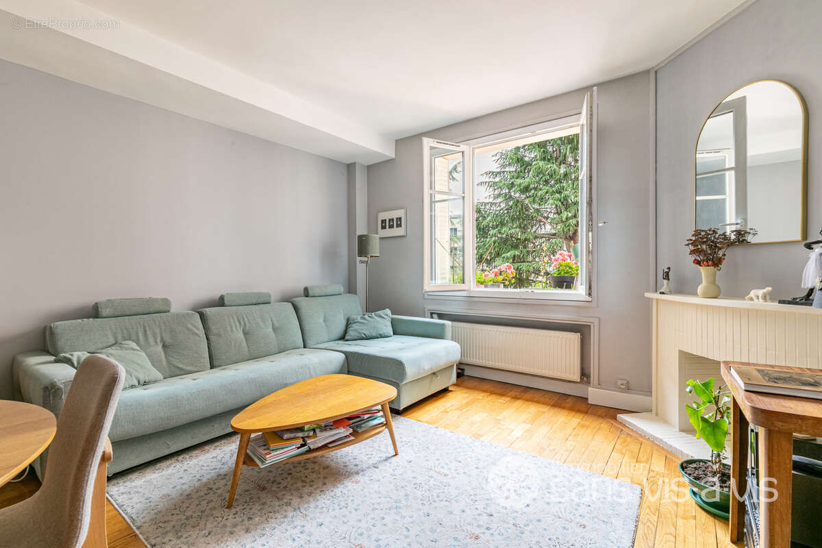 Appartement à COURBEVOIE