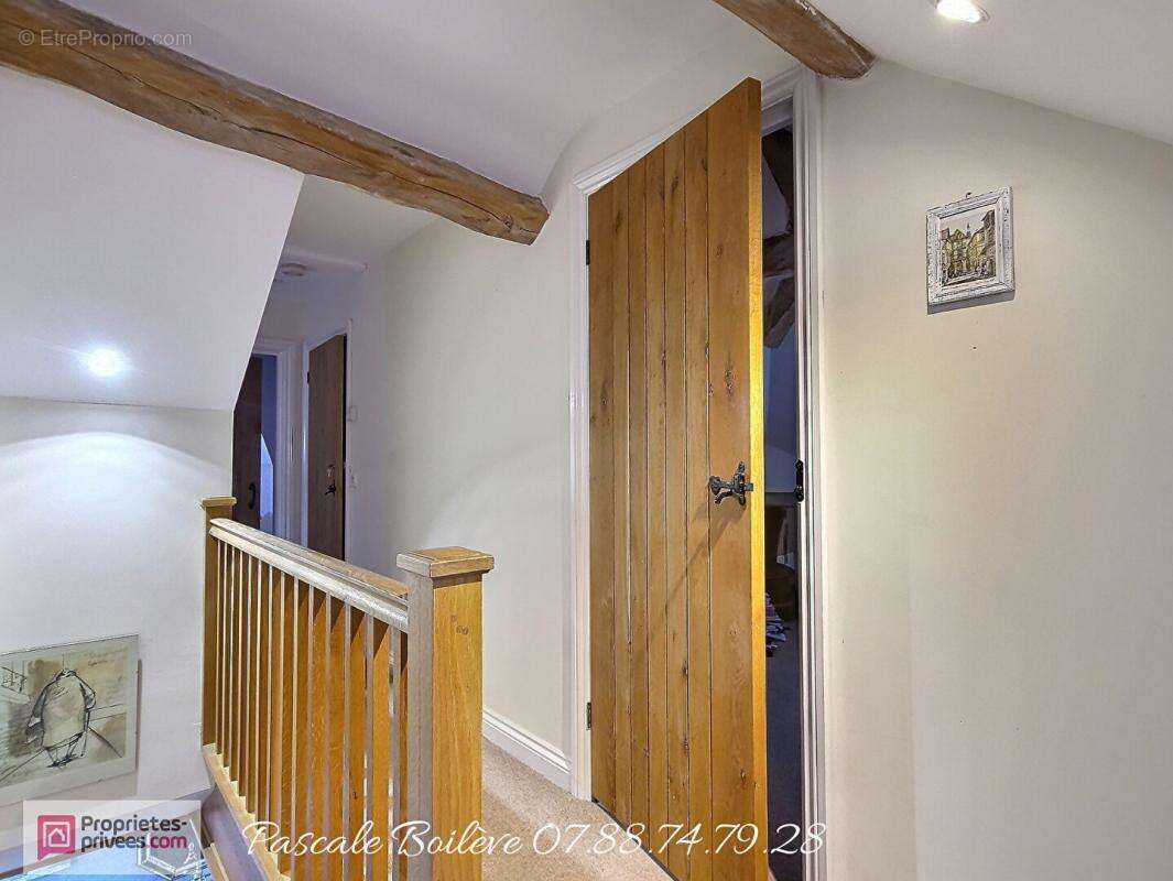 Maison  151 m²  avec  studio indépendant 34 m² - VERNANTES  (49390) - photo 9