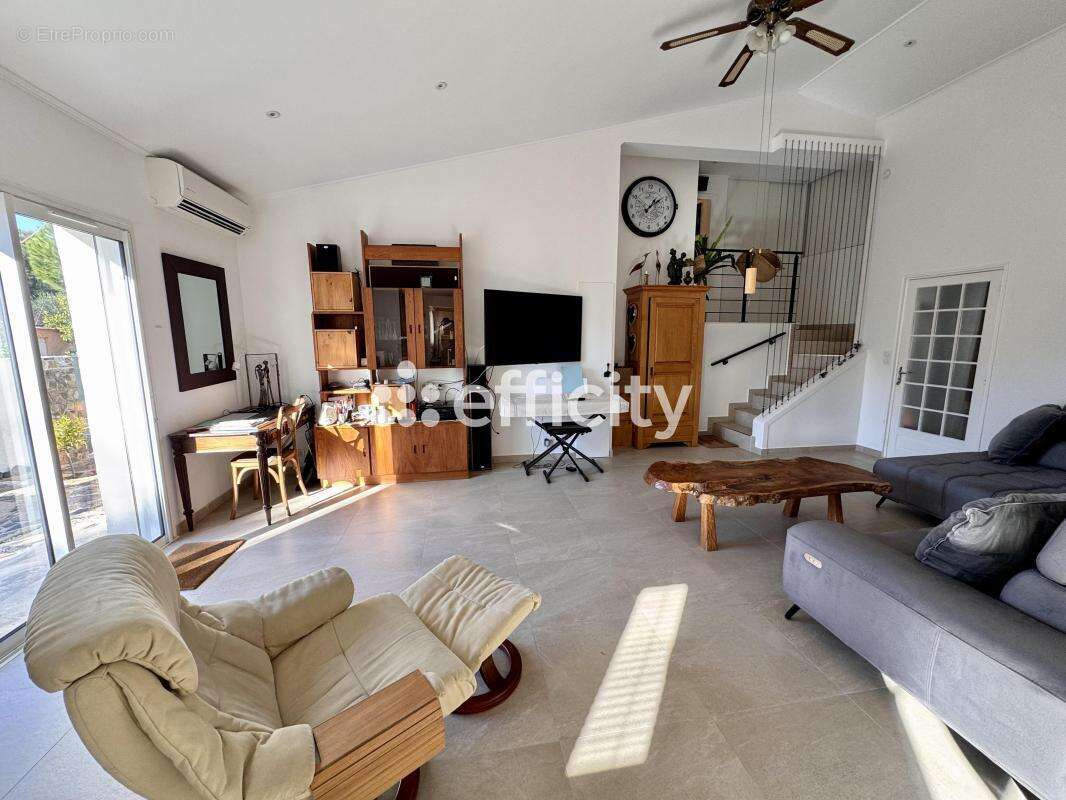 Maison à LA LONDE-LES-MAURES