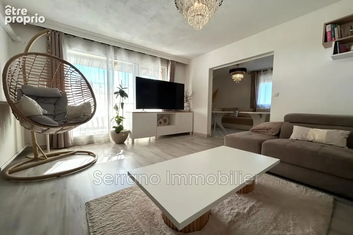 Appartement 5 pièces 97 m² à vendre à Beaucaire (30300) - photo 2