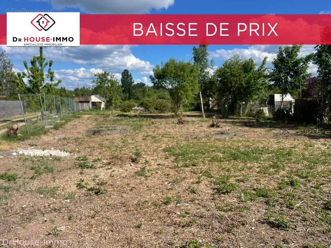 Terrain à SAINTE-GENEVIEVE-DES-BOIS