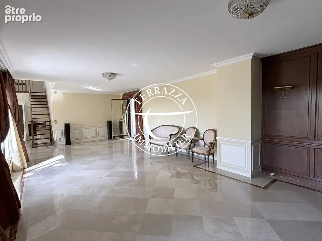 Appartement 6 pièces 160 m² à vendre à La Celle-Saint-Cloud (78170) - photo 3