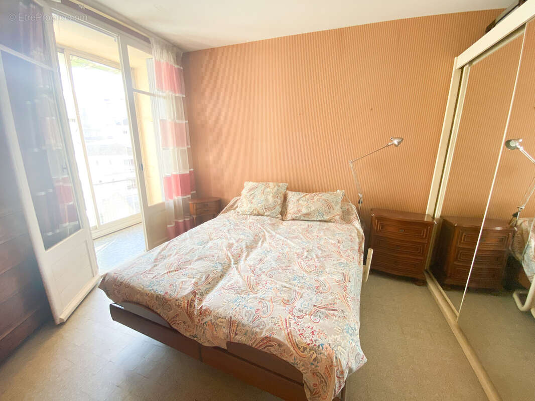 Appartement à MARSEILLE-5E