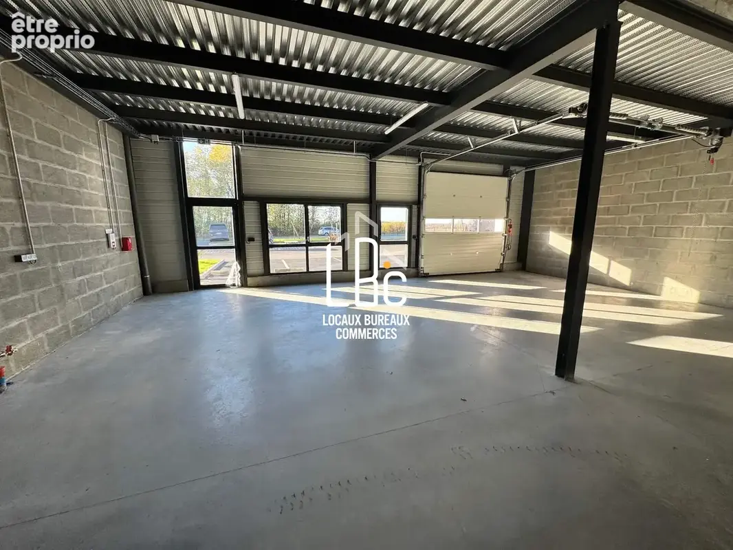 Commerce 253 m² à vendre à Basse-Goulaine (44115) - photo 4