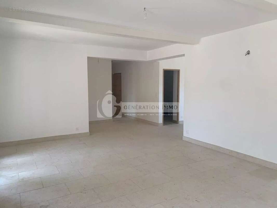 Fontvieille - Maison rénovée 4 chambres - photo 10