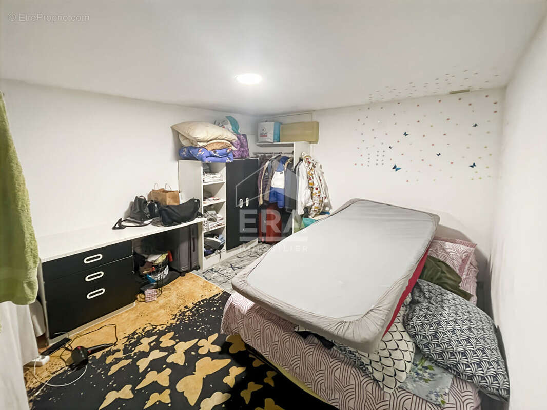 Autre à MARSEILLE-8E