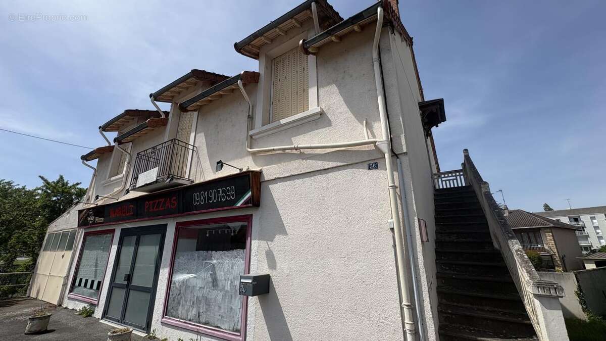 Opportunité à Saisir à Commentry (03) : Immeuble Mixte - Local Commercial + Habitation à l'Étage - photo 11