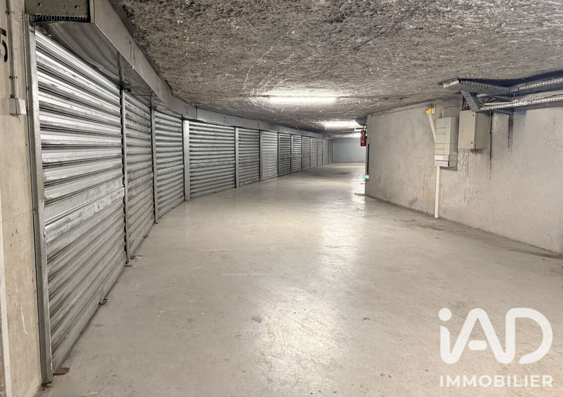 Photo 4 - Parking à PARIS-17E